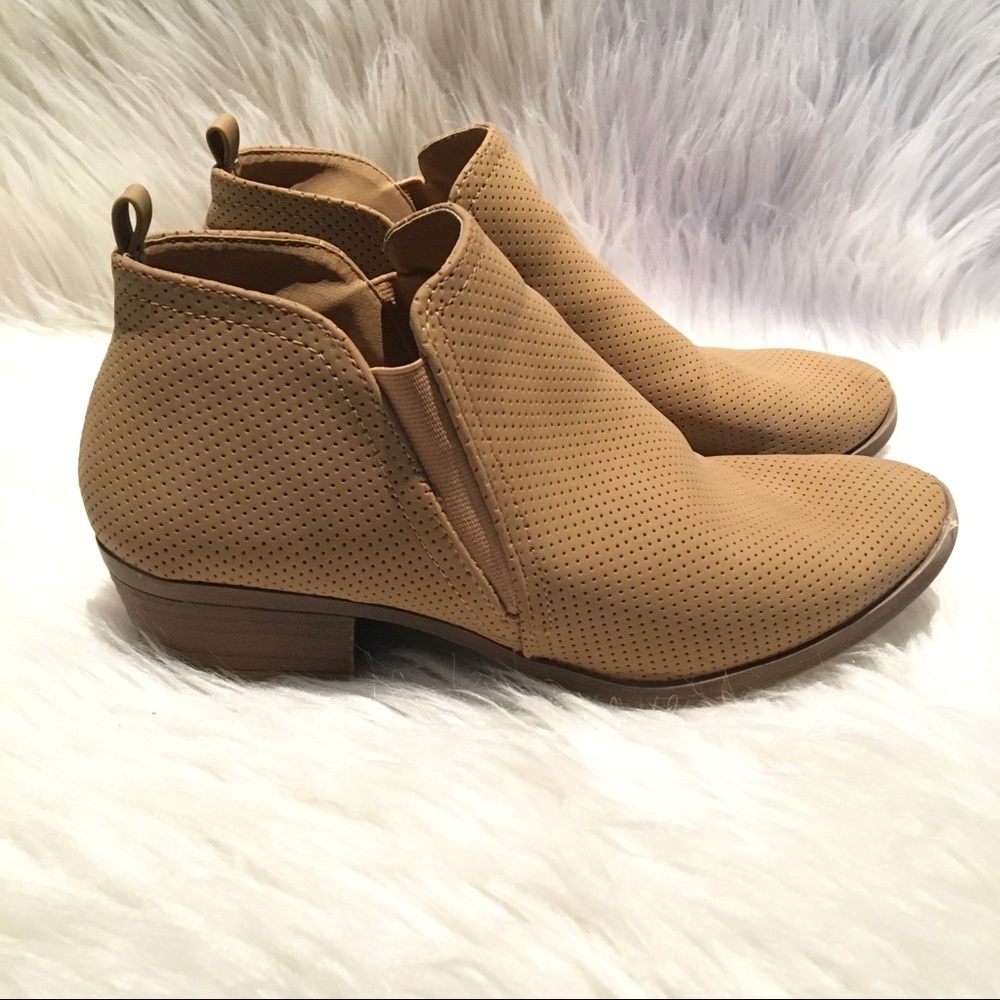 Rampage Tesla tan Chelsea boot size 7.5